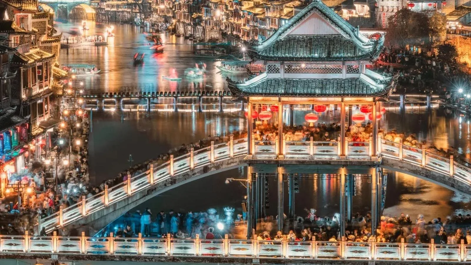 凤凰古城沱江夜景